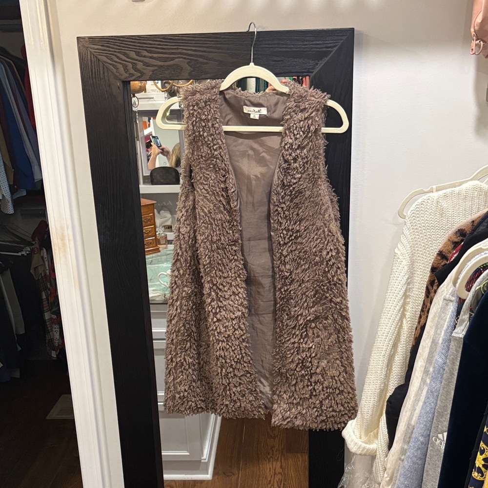 Simply Noelle Taupe Faux Fur Vest